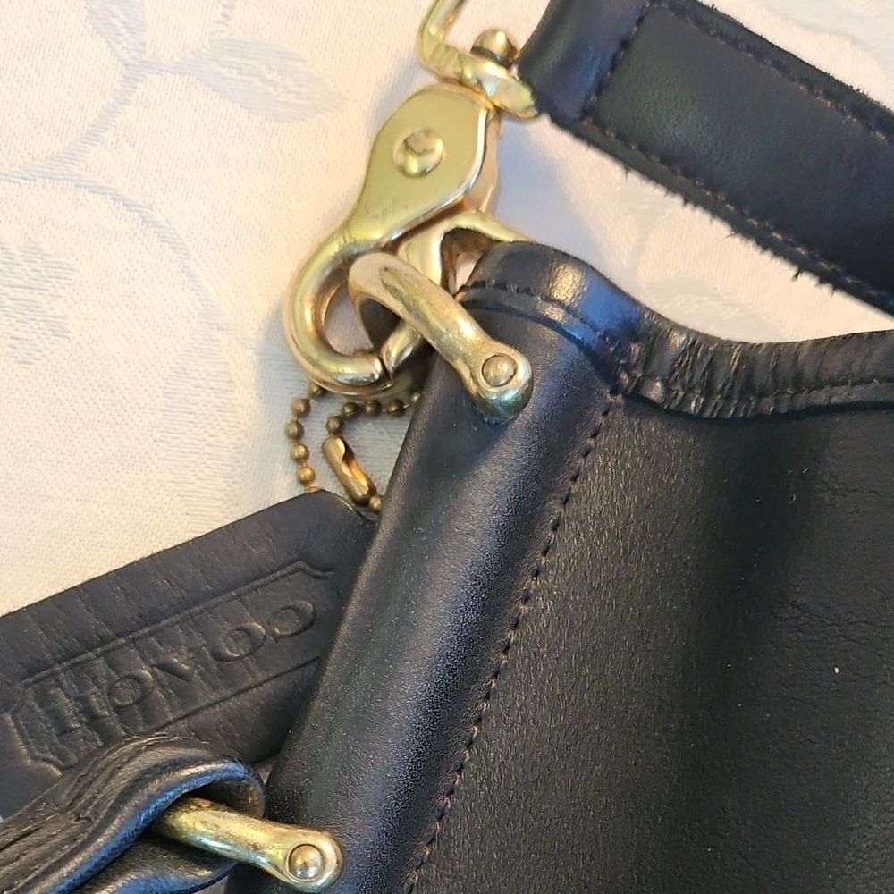 Coach Vintage Willis Black Leather Bag - Picture 5 of 14